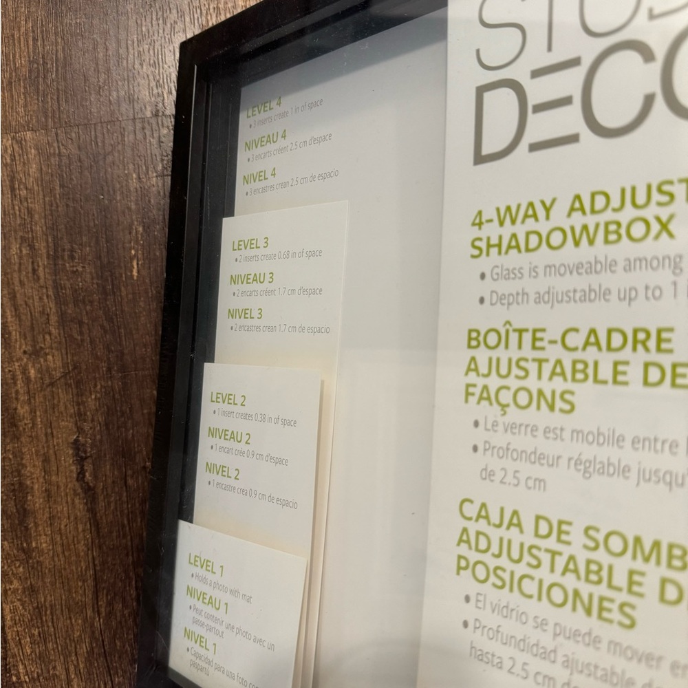 Studio decor shadowbox frame - Picture 3 of 3